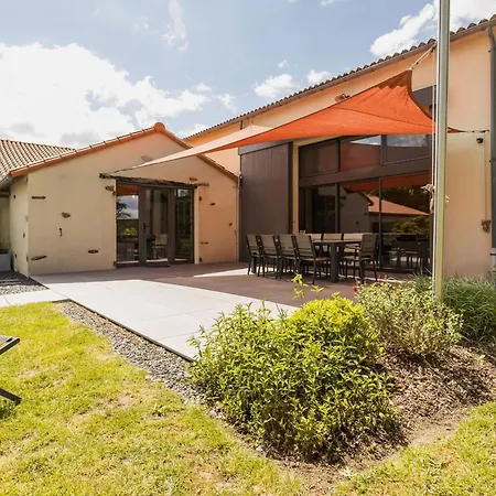 Holiday home Elegant Rural Avec Piscine Interieure Chauffee Pres De Nantes - Fr-1-306-913
